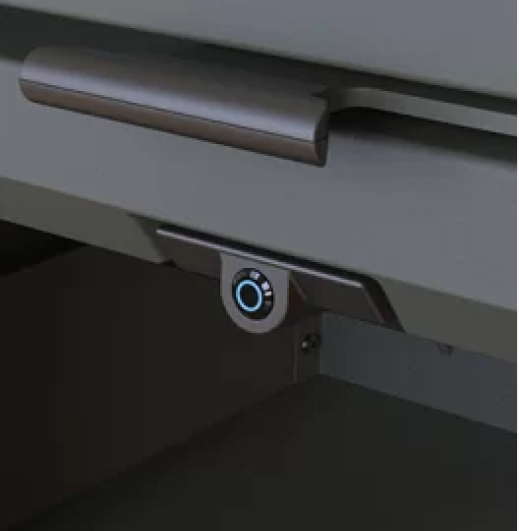 E700